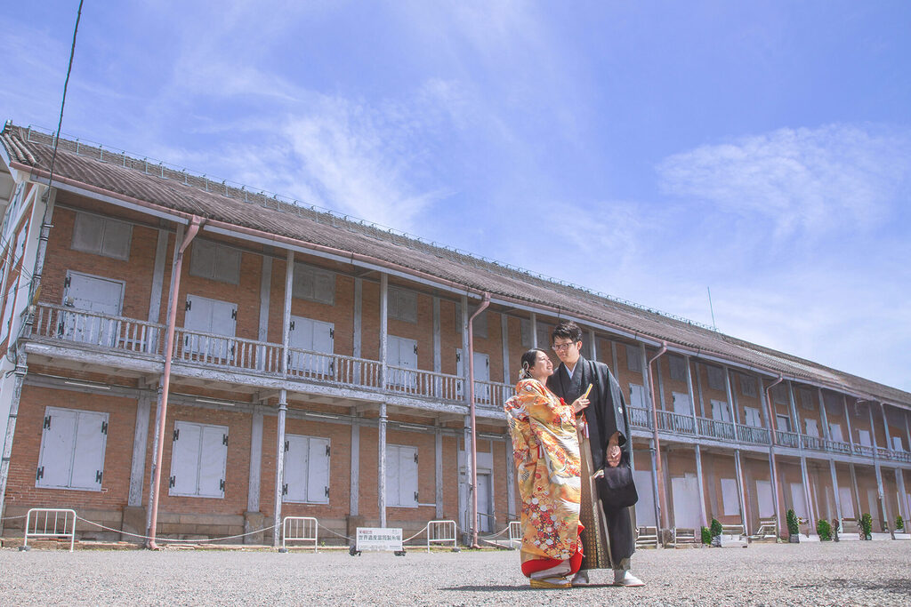 群馬県富岡市の世界遺産富岡製糸場で、フォトウェディングのロケーション前撮り撮影をした和装写真。