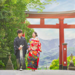 群馬県富岡市。写真のヤジマ（矢嶋和信）によるフォトウェディング。二人の門出を記録する写真。 群馬県富岡市の写真のヤジマで行った和装フォトウェディング。白無垢・色打掛でのロケーション撮影